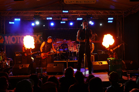 MOTORKÁŘSKÝ SRAZ PRASEK A KAPELA R.M.C.